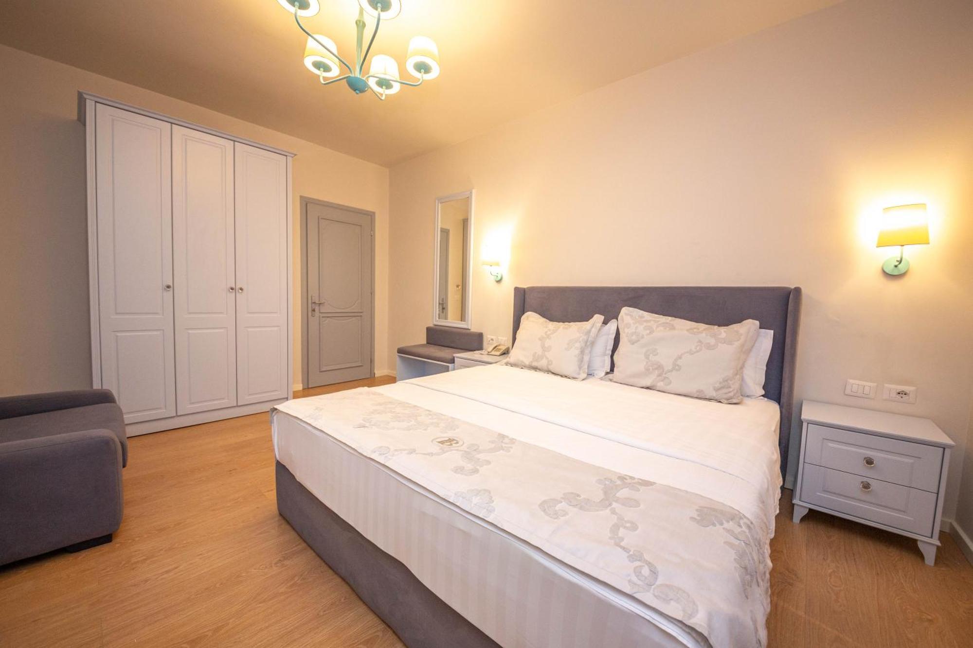 Illyrian Boutique Hotel Sarandë Exteriör bild