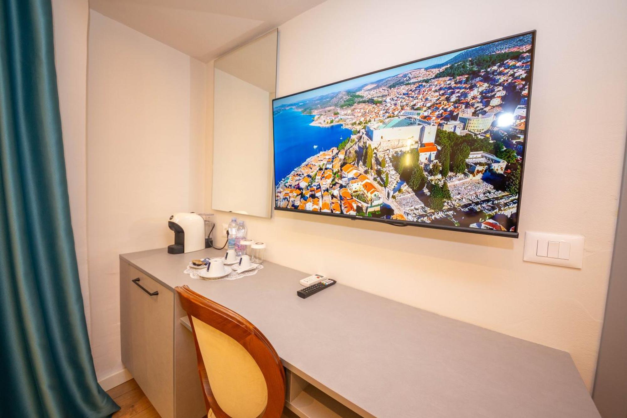 Illyrian Boutique Hotel Sarandë Exteriör bild