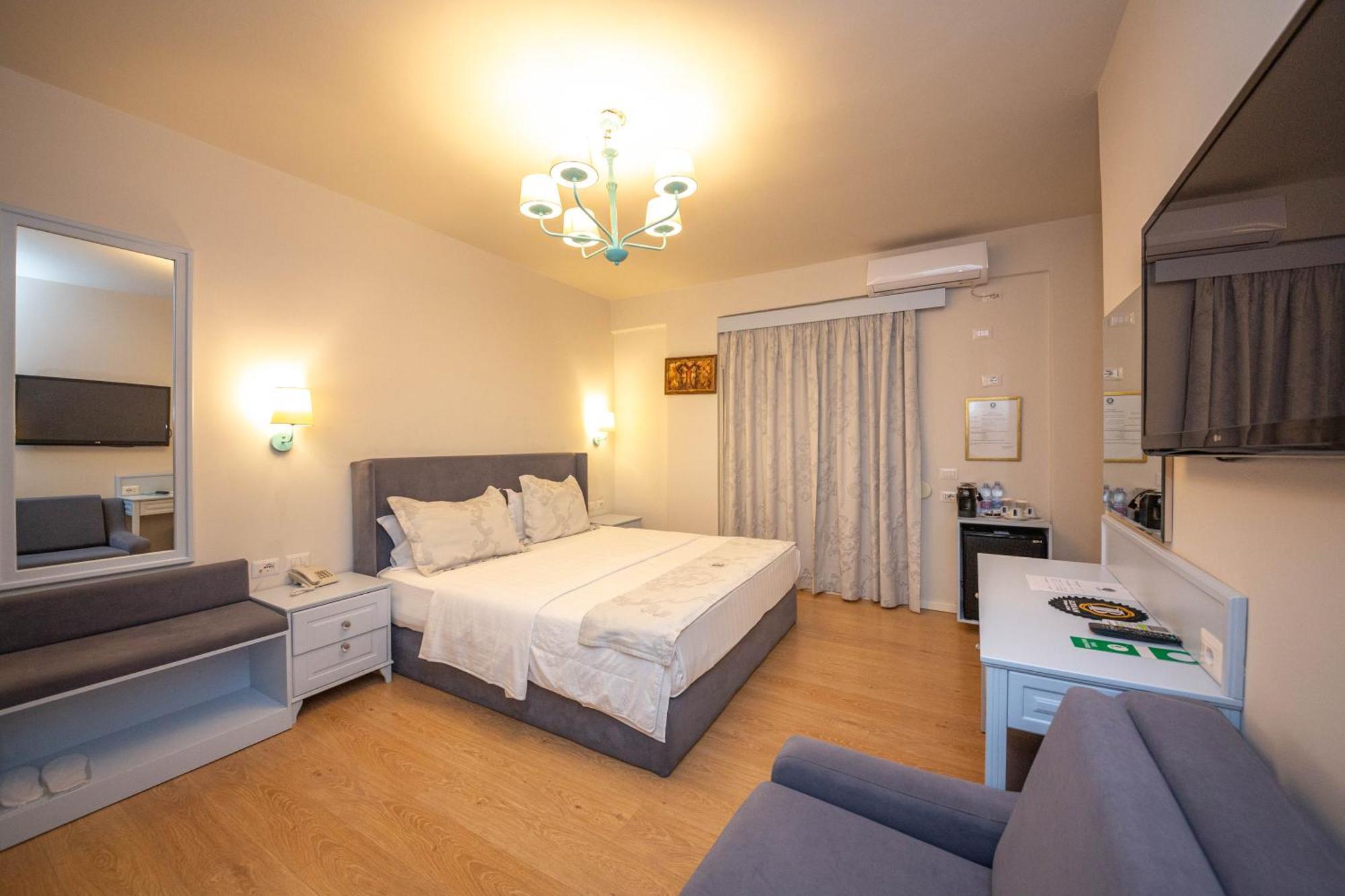 Illyrian Boutique Hotel Sarandë Exteriör bild