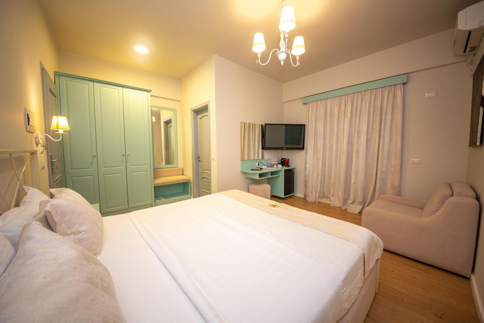 Illyrian Boutique Hotel Sarandë Exteriör bild