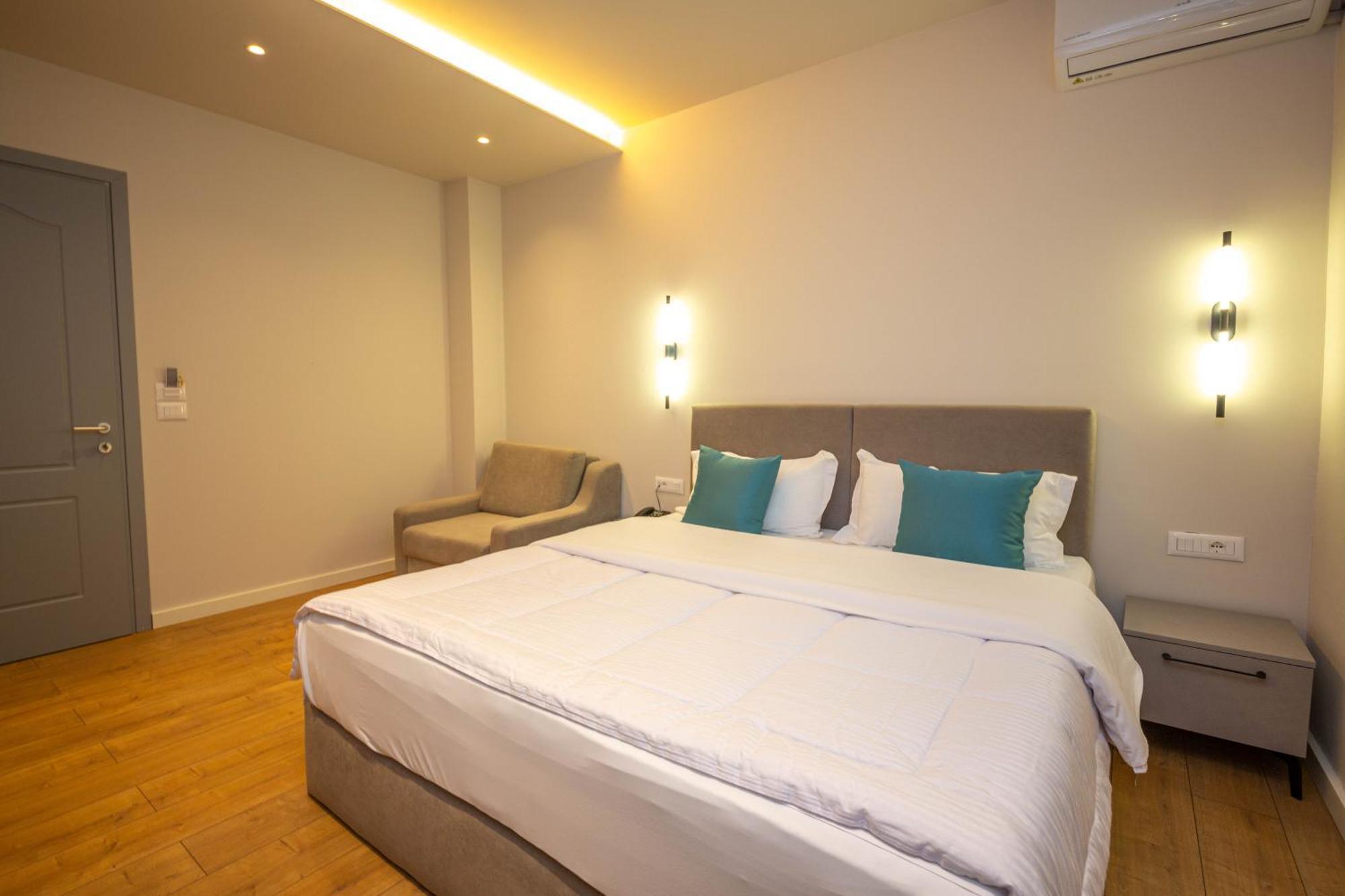 Illyrian Boutique Hotel Sarandë Exteriör bild