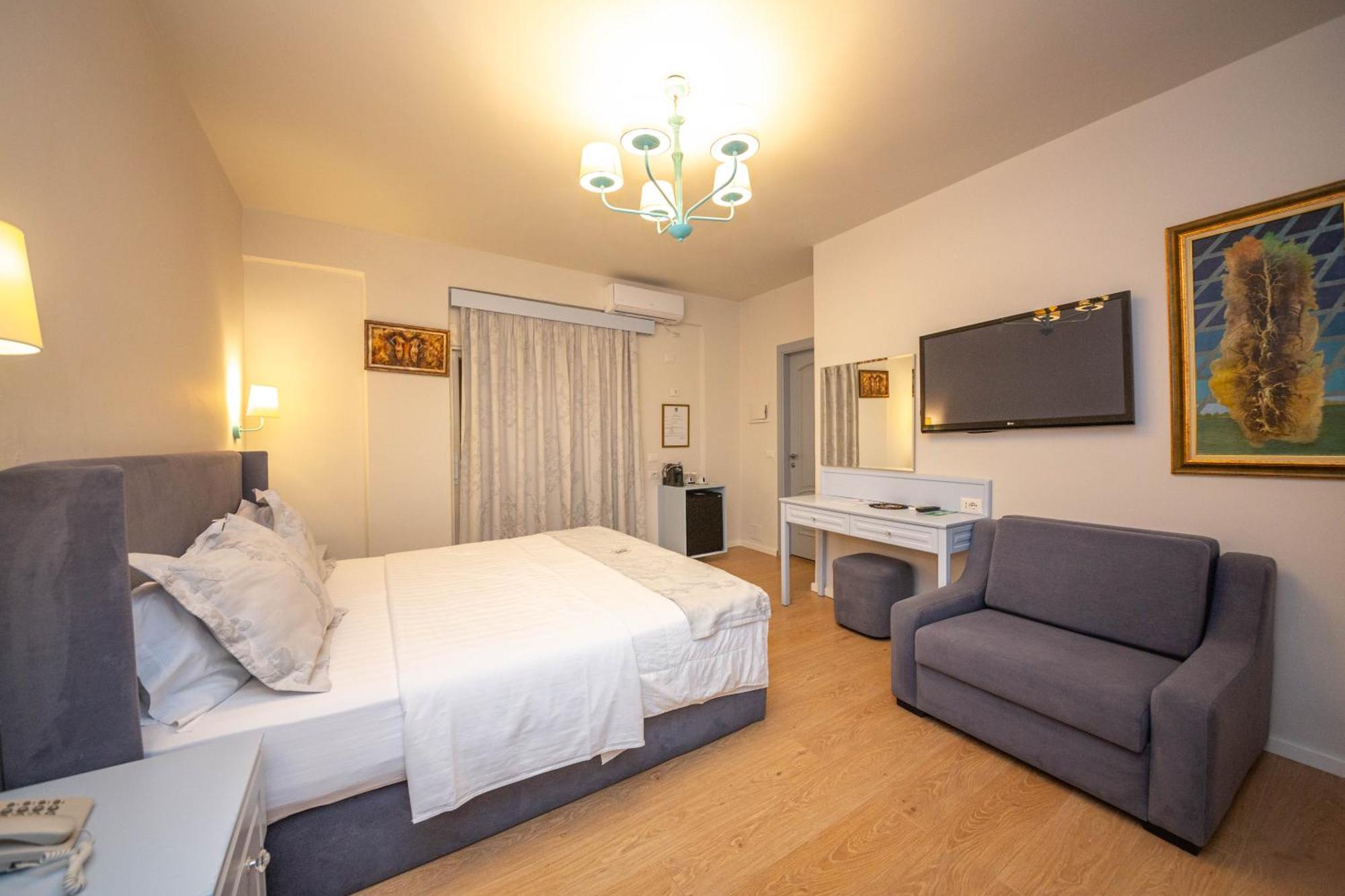 Illyrian Boutique Hotel Sarandë Exteriör bild